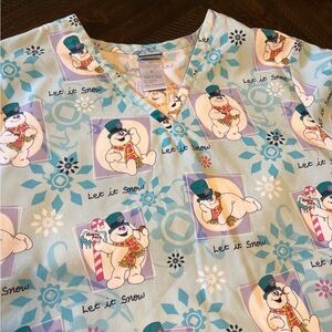 Frosty print scrub top